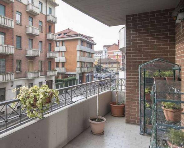Foto Appartamento in Vendita in Via Silvio Pellico - Pomezia (RM)