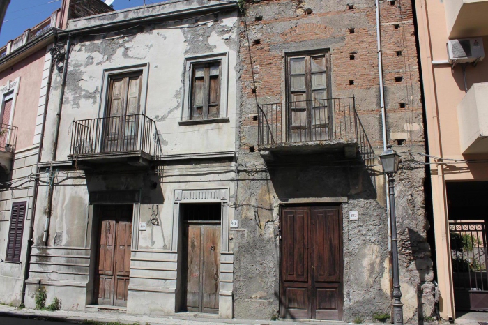 Foto Casa indipendente in Vendita in Via Giuseppe Garibaldi, 549, 551, 553 - Barcellona Pozzo di Gotto (ME)