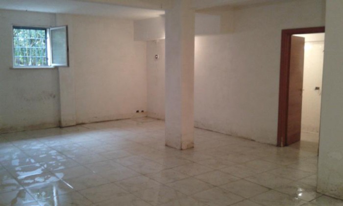 Foto principale Negozio in Vendita in Via Angelina Marsciano, 20 - Roma (RM)