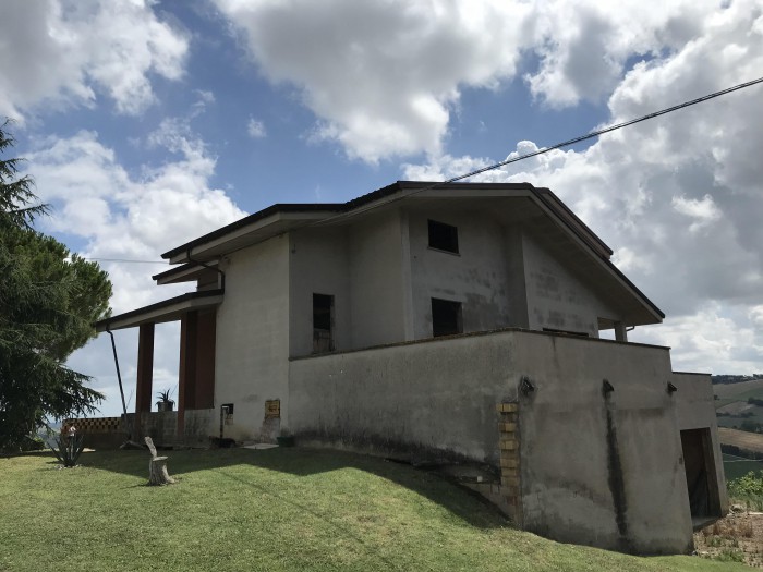 Foto Casa indipendente in Vendita in Via Ss. Crocefisso  - Francavilla d'Ete (FM)