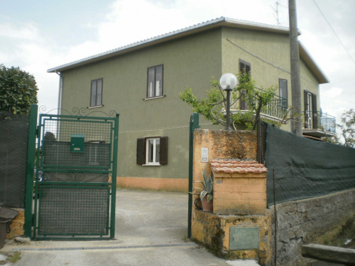 Foto principale Casa indipendente in Vendita in Via Mugnano  - Bassano in Teverina (VT)