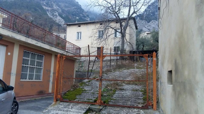 Foto Casa indipendente in Vendita in Via Collegioacchino - Taranta Peligna (CH)
