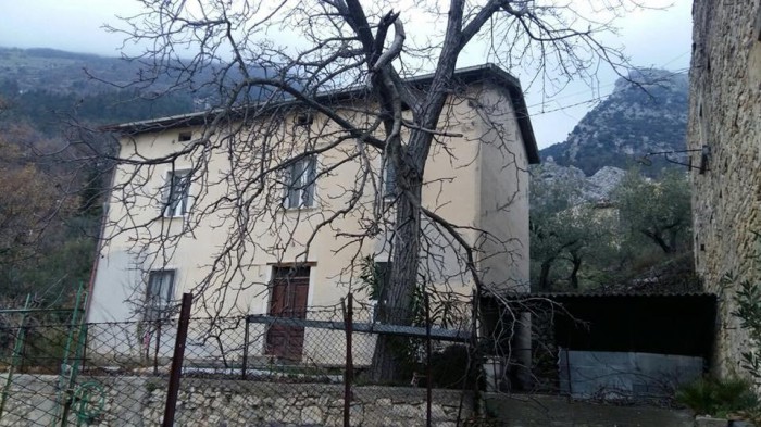 Foto 2 Casa indipendente in Vendita in Via Collegioacchino - Taranta Peligna (CH)