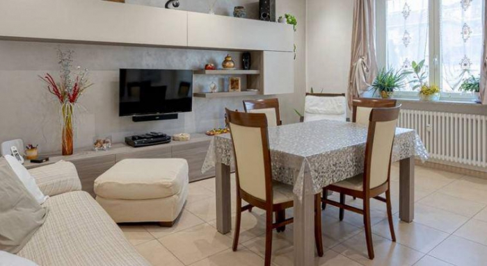 Foto Appartamento in Vendita in Via Pontina - Pomezia (RM)
