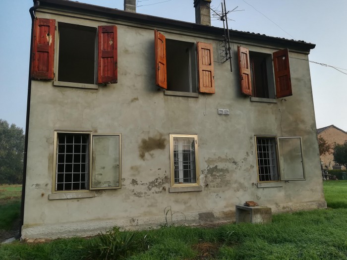 Foto Casa indipendente in Vendita in Via Varottà N 20 - Riva del Po (FE)