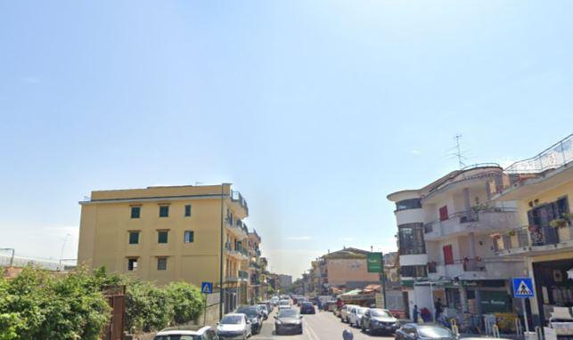 Foto Appartamento in Vendita in Via Giovanni Antonio Campano. - Napoli (NA)