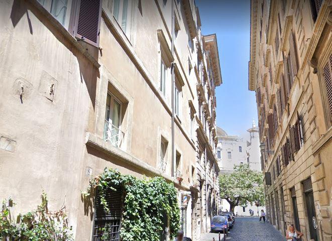 Foto Appartamento in Vendita in Via Dei Cartari - CAP 00186 - Roma (RM)