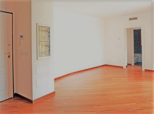 Foto principale Appartamento in Vendita in Piazza Enrico Chiaradia - Milano (MI)