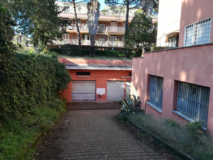 Foto principale Garage o box in Vendita in Via Di San Tarcisio 77 - Roma (RM)