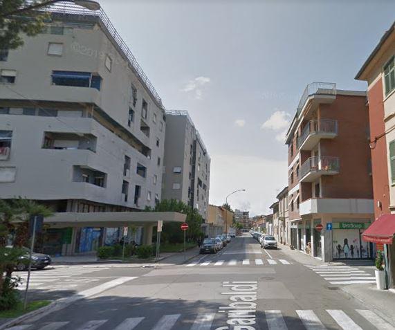 Foto Appartamento in Vendita in Via Garibaldi  - Carrara (MS)