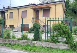 Foto Casa indipendente in Vendita in Frazione Mezzano - Sannazzaro de' Burgondi (PV)