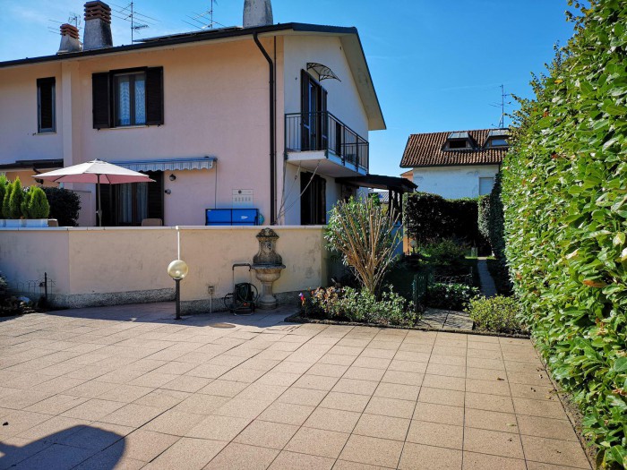 Foto 5 Villa in Vendita in Via Aronne Battaglia - Treviglio (BG)