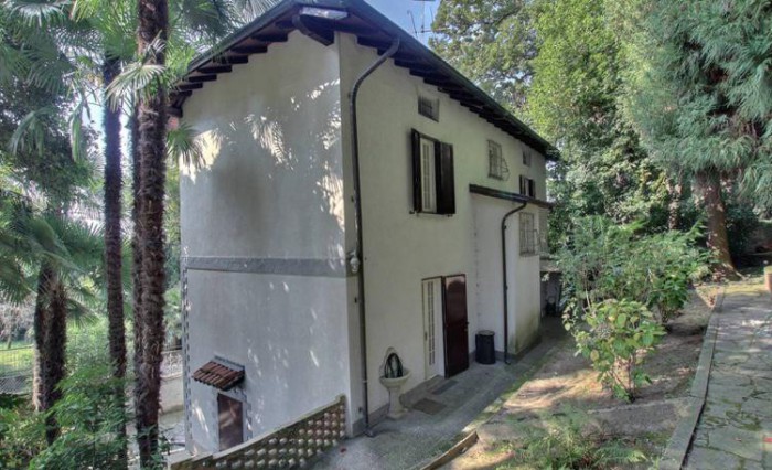 Foto 4 Casa indipendente in Vendita in Via Bellorini 54 - Laveno-Mombello (VA)