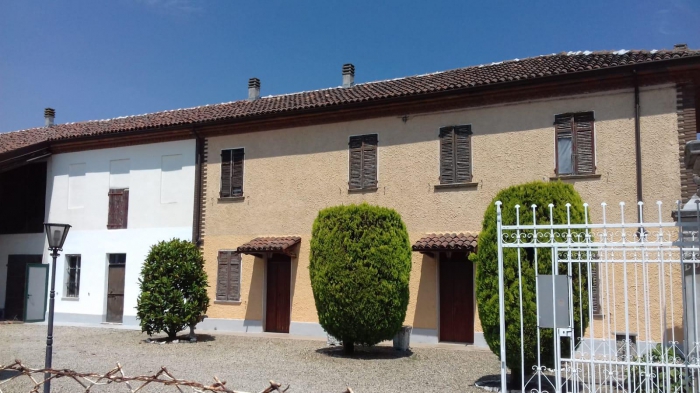 Foto principale Casa indipendente in Vendita in Via Frugarolo 21 - Alessandria (AL)