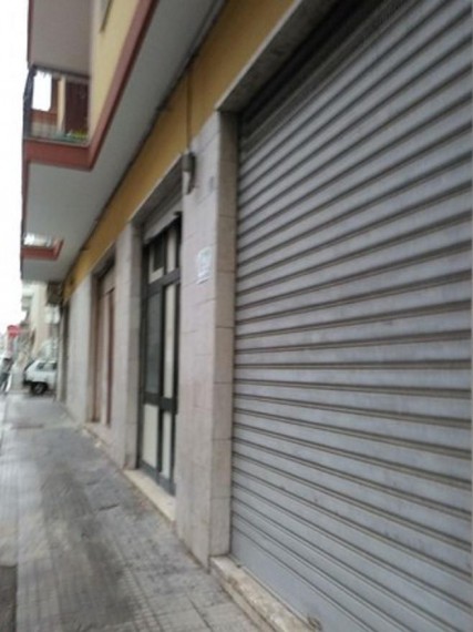 Foto Negozio in Vendita in Via Giulio Cesare 62-64-66 - Brindisi (BR)