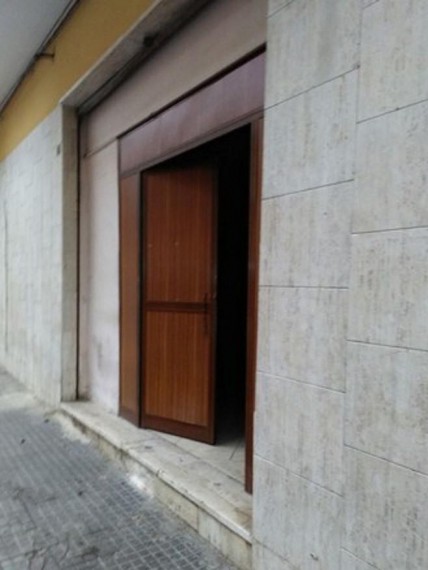Foto 3 Negozio in Vendita in Via Giulio Cesare 62-64-66 - Brindisi (BR)