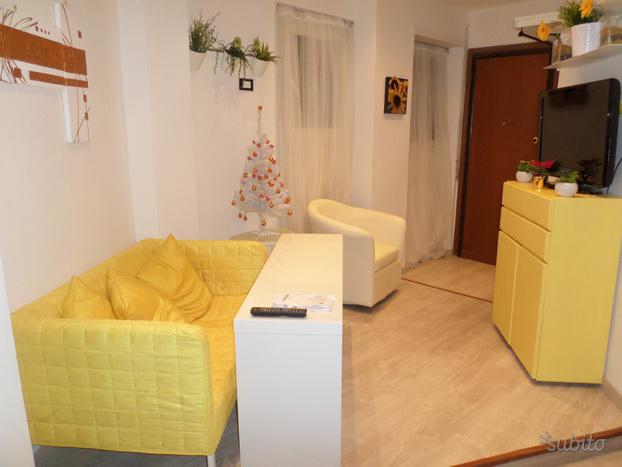 Foto Appartamento in Vendita in Via Catalani  - Roma (RM)