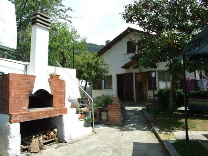 Foto Casa indipendente in Vendita in Via Gatti Nr 5 - Castiglione Chiavarese (GE)
