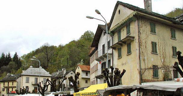 Foto principale Casa indipendente in Vendita in Via Locarno - Re (VB)