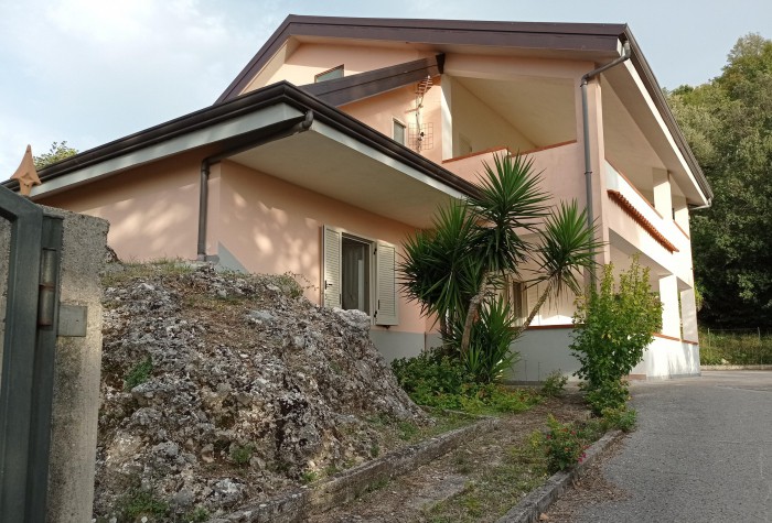 Foto 3 Casa indipendente in Vendita in Via San Vito - Postiglione (SA)