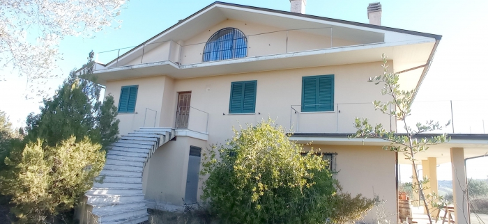 Foto principale Villa in Vendita in Via Colle Alto 4 - Tortoreto (TE)