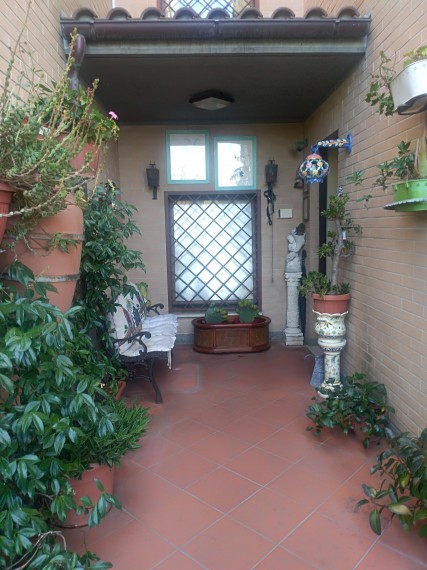 Foto principale Villa in Vendita in Via Carlo Angeloni  - Velletri (RM)