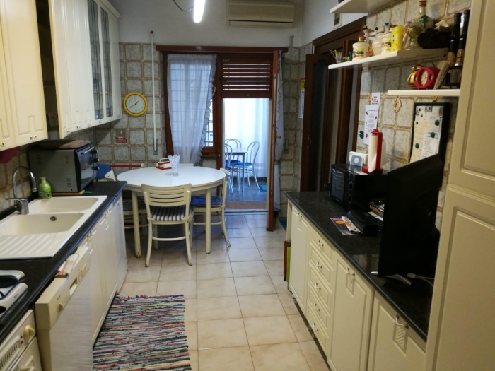 Foto 2 Appartamento in Vendita in Via Giunio Antonio Resti  - Roma (RM)