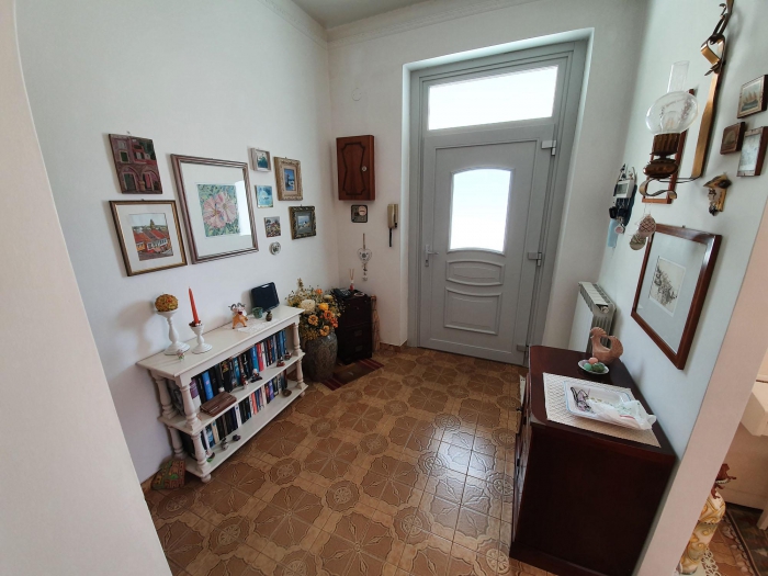 Foto Appartamento in Vendita in Via Aurelia 60 - Vezzano Ligure (SP)
