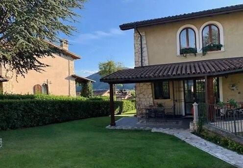 Foto Villa in Vendita in Antrosano - Avezzano (AQ)