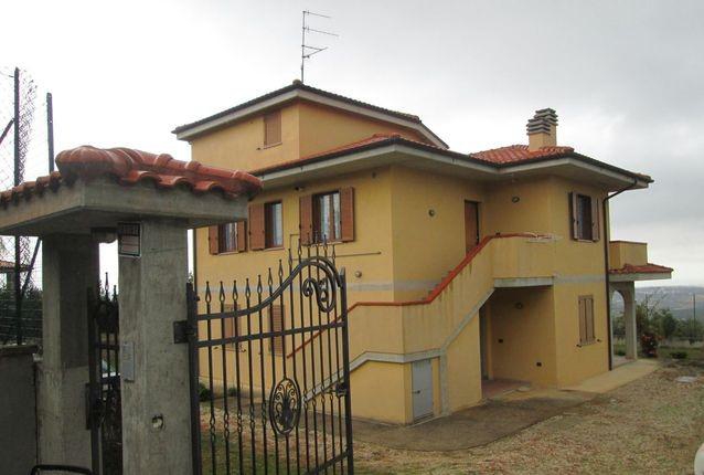 Foto principale Casa indipendente in Vendita in Contrada Fiorano - Loreto Aprutino (PE)