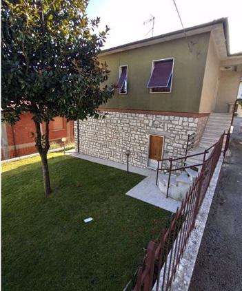 Foto Casa indipendente in Vendita in Via Dei Mille 5, Serre Di Rapolano - Rapolano Terme (SI)
