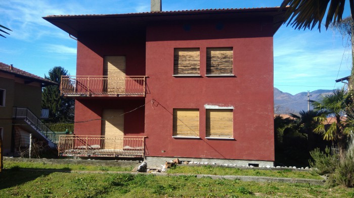 Foto Casa indipendente in Vendita in Via Muceno 80 - Porto Valtravaglia (VA)