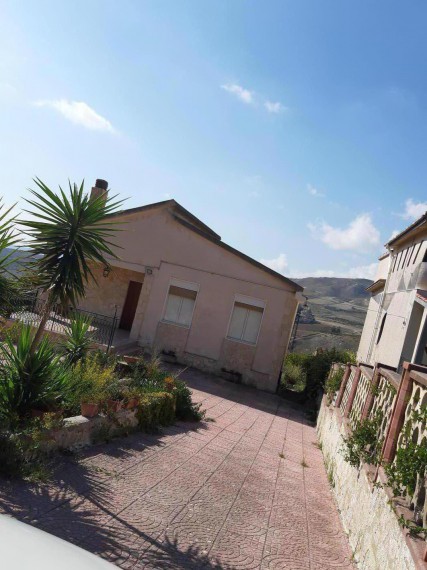 Foto Casa indipendente in Vendita in Strada Provinciale  - Grotte (AG)