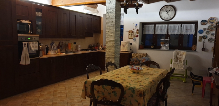 Foto 2 Casa indipendente in Vendita in Frazione Picchi - Cherasco (CN)