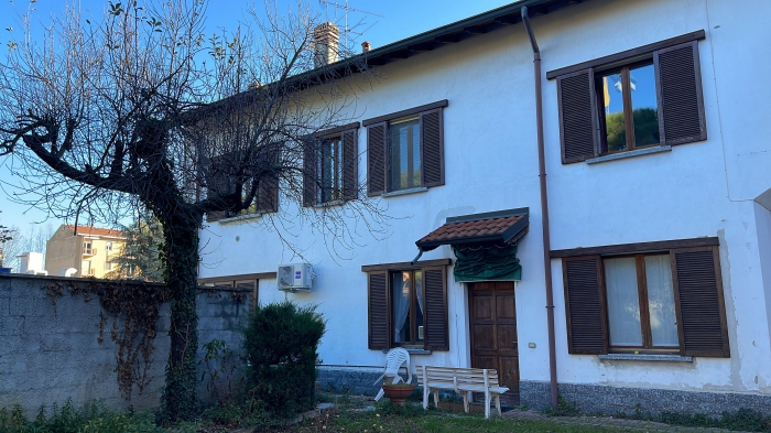 Foto Casa indipendente in Vendita in Via Canazza 50 - Legnano (MI)