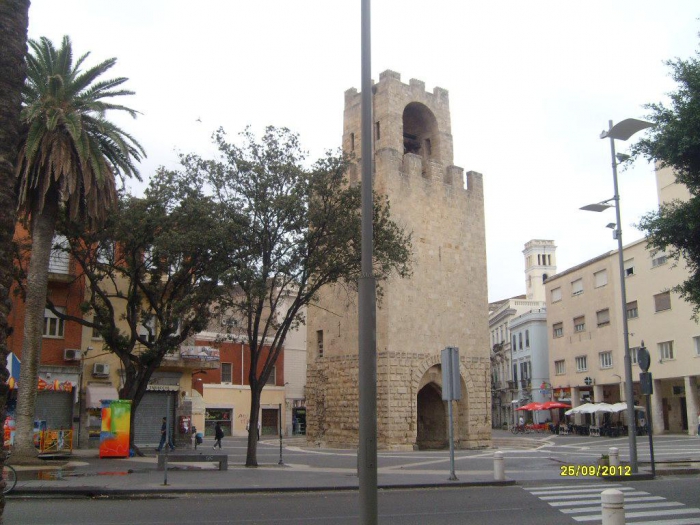 Foto 3 Negozio in Vendita in Piazza Roma - Oristano (OR)