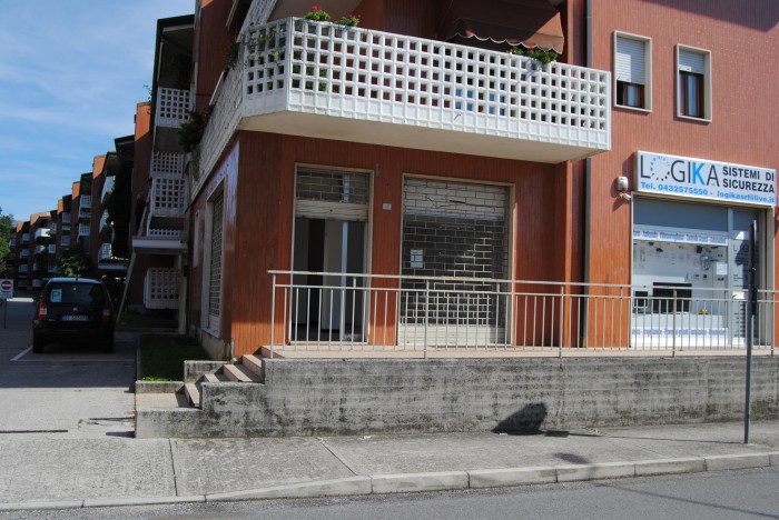 Foto 4 Negozio in Vendita in Viale Matteotti, 15 - Tricesimo (UD)