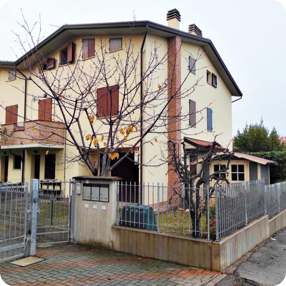 Foto Villa in Vendita in Via Anselmo Marabini. 10 - Dozza (BO)