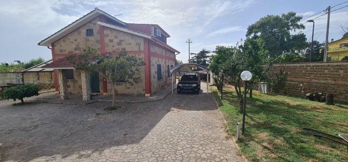 Foto Villa in Vendita in Via Delle Orchidee - Aprilia (LT)