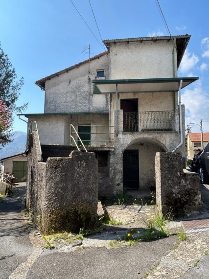 Foto Casa indipendente in Vendita in Via Adua 4 Cembrano  - Maissana (SP)