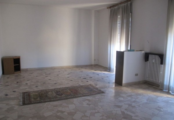 Foto 2 Appartamento in Affitto in Viale Gorizia 74 - Legnano (MI)