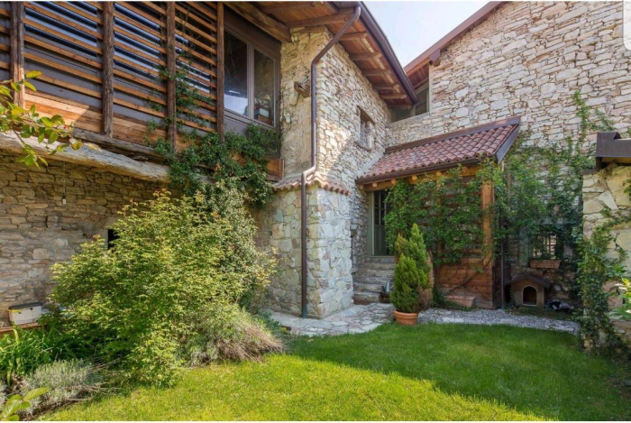 Foto Villa in Vendita in Via Opreno - Caprino Bergamasco (BG)