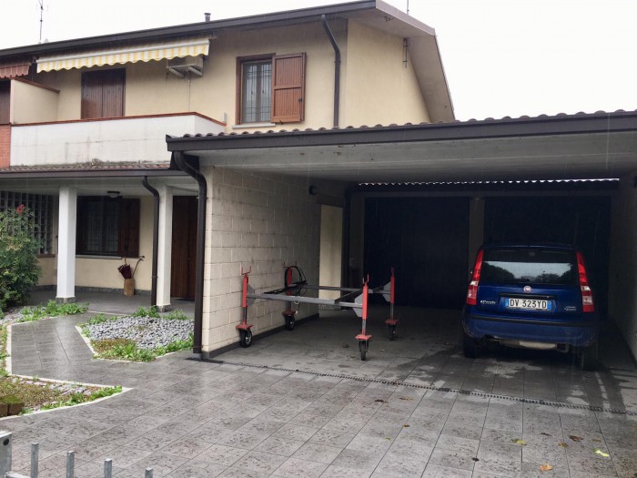 Foto Villa in Vendita in Via Breda 17 - Castelverde (CR)