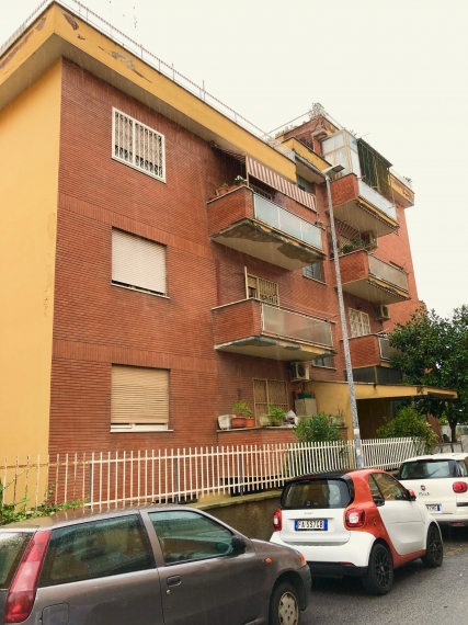 Foto 3 Appartamento in Vendita in Via Andrea Angiulli 7 - Roma (RM)