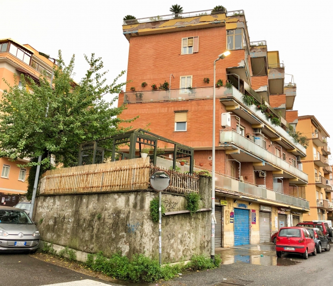 Foto 5 Appartamento in Vendita in Via Andrea Angiulli 7 - Roma (RM)