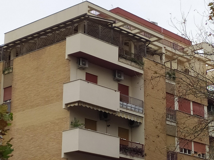Foto Appartamento in Vendita in Via Amalfi - Pomezia (RM)