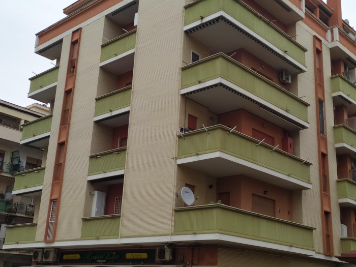 Foto principale Appartamento in Vendita in Piazza Pietro Bassanetti - Pomezia (RM)