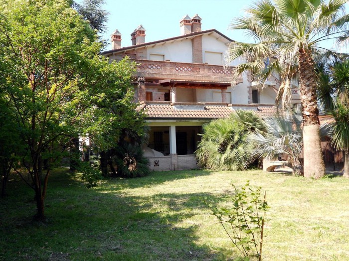 Foto principale Villa in Vendita in Via Castellana 15a - Sarzana (SP)