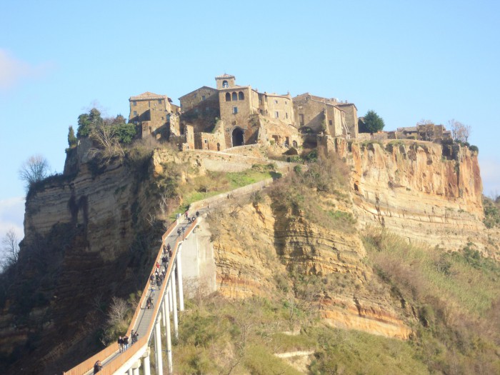 Foto Appartamento in Vendita in Via Mantes La Jolie 1 - Bagnoregio (VT)