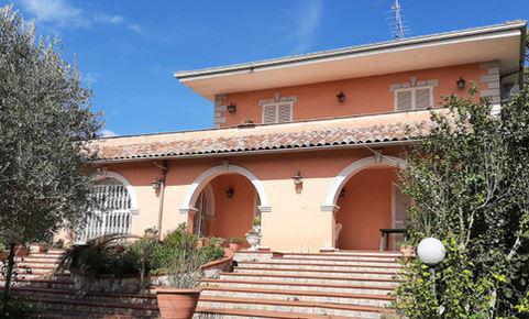 Foto 3 Villa in Vendita in Via DeleOrtensie (Appartamento Da Privato) - Guidonia Montecelio (RM)